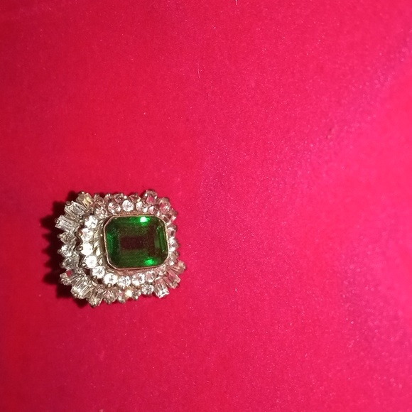 Emerald Ring. - Picture 1 of 4